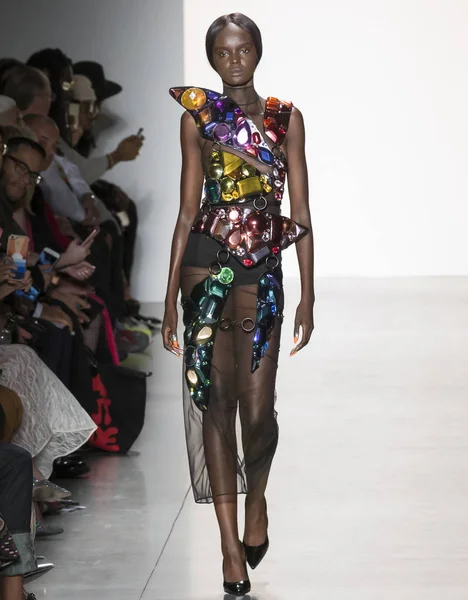 Jeremy Scott show - bahar yaz 2018, New York Moda Haftası