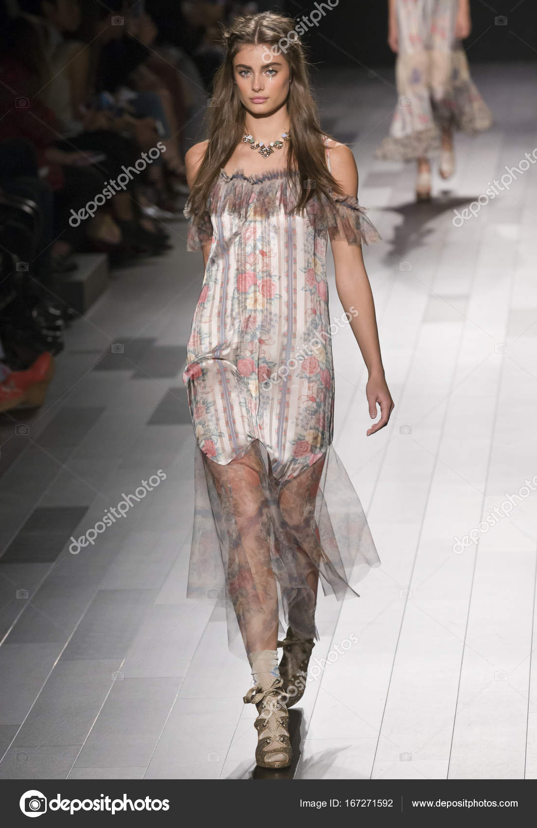 Anna Sui show Spring Summer 2018, New York Fashion Week — Stock