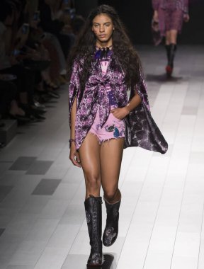 Anna Sui show - bahar yaz 2018, New York Moda Haftası
