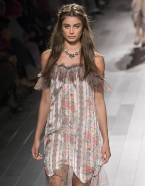 Anna Sui show - bahar yaz 2018, New York Moda Haftası