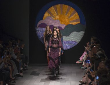 Anna Sui show - bahar yaz 2018, New York Moda Haftası