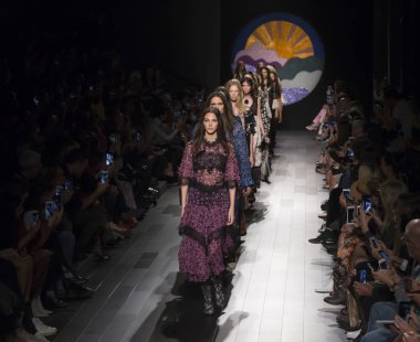 Anna Sui show - bahar yaz 2018, New York Moda Haftası