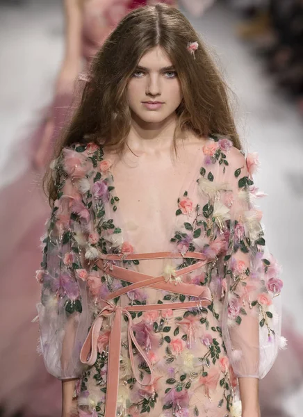 Marchesa show - bahar yaz 2018, New York Moda Haftası