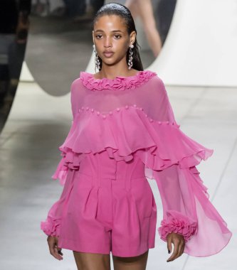 Prabal Gurung show - bahar yaz 2018, New York Moda Haftası