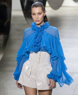 Prabal Gurung show - bahar yaz 2018, New York Moda Haftası