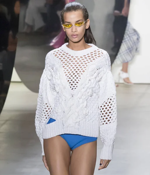 Prabal Gurung show - bahar yaz 2018, New York Moda Haftası