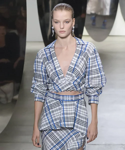 Prabal Gurung show - bahar yaz 2018, New York Moda Haftası