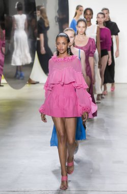 Prabal Gurung show - bahar yaz 2018, New York Moda Haftası