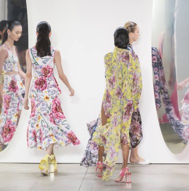 Prabal Gurung show - bahar yaz 2018, New York Moda Haftası