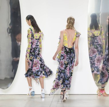 Prabal Gurung show - bahar yaz 2018, New York Moda Haftası