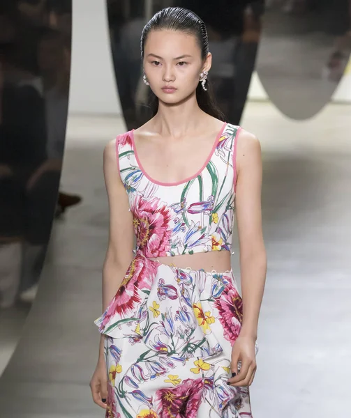 Prabal Gurung show - bahar yaz 2018, New York Moda Haftası