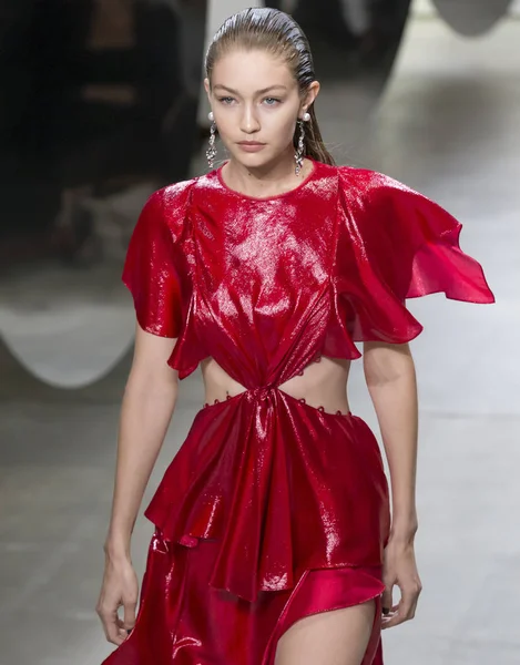 Prabal Gurung show - bahar yaz 2018, New York Moda Haftası