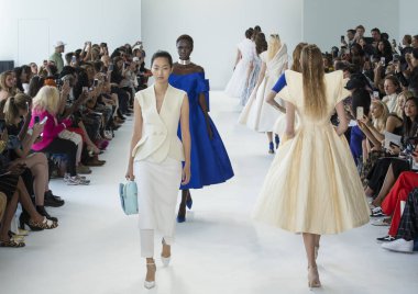 Denibi show - bahar yaz 2018, New York Moda Haftası