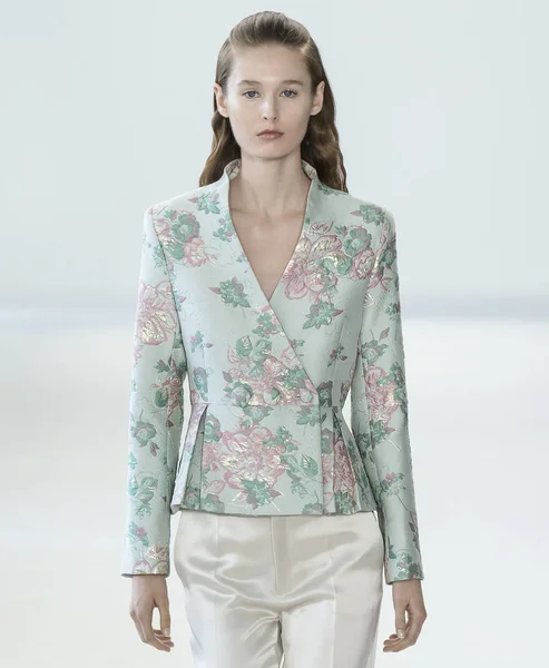 Denibi show - bahar yaz 2018, New York Moda Haftası