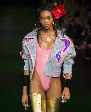 Sarışınlar - bahar yaz 2018, New York Moda Haftası göster