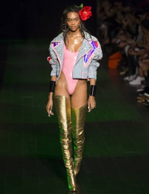 Sarışınlar - bahar yaz 2018, New York Moda Haftası göster