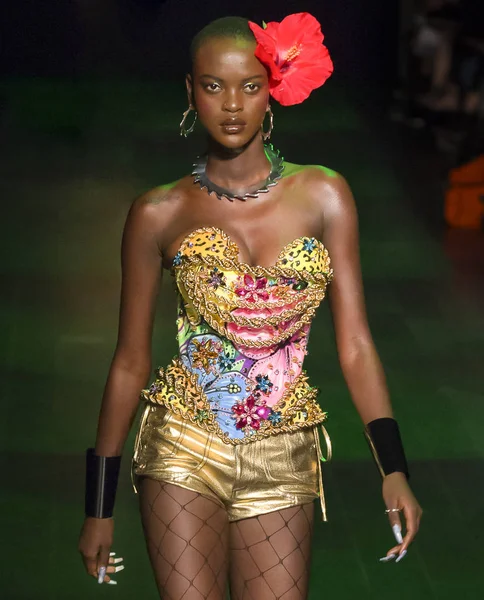 Sarışınlar - bahar yaz 2018, New York Moda Haftası göster