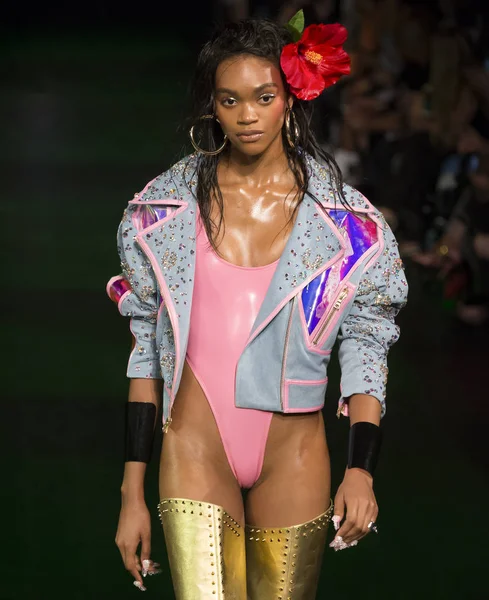 Sarışınlar - bahar yaz 2018, New York Moda Haftası göster