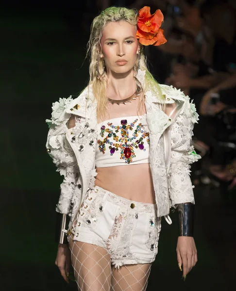 Sarışınlar - bahar yaz 2018, New York Moda Haftası göster