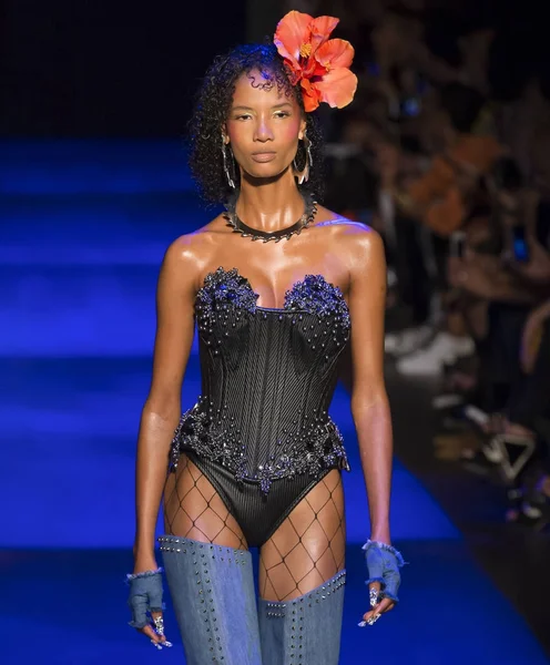 Sarışınlar - bahar yaz 2018, New York Moda Haftası göster