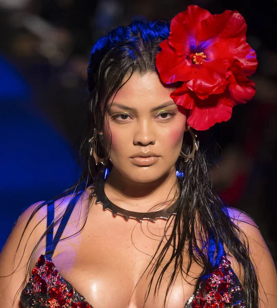 Sarışınlar - bahar yaz 2018, New York Moda Haftası göster