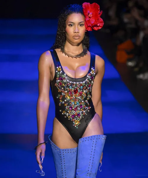 Sarışınlar - bahar yaz 2018, New York Moda Haftası göster