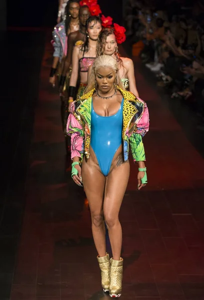 Sarışınlar - bahar yaz 2018, New York Moda Haftası göster