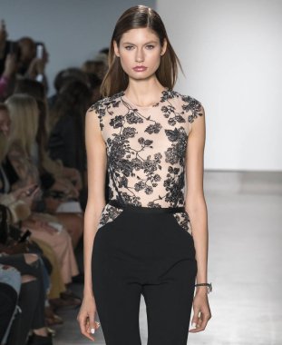 Pamella Roland show - bahar yaz 2018, New York Moda Haftası