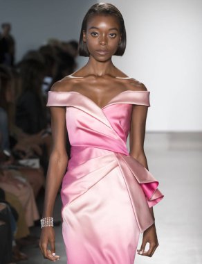 Pamella Roland show - bahar yaz 2018, New York Moda Haftası