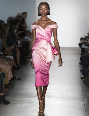 Pamella Roland show - bahar yaz 2018, New York Moda Haftası