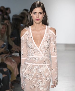 Pamella Roland show - bahar yaz 2018, New York Moda Haftası