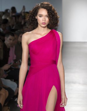 Pamella Roland show - bahar yaz 2018, New York Moda Haftası
