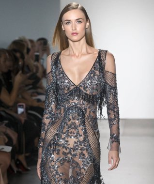 Pamella Roland show - bahar yaz 2018, New York Moda Haftası