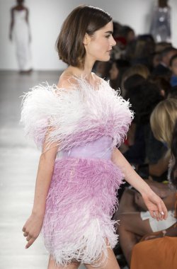 Pamella Roland show - bahar yaz 2018, New York Moda Haftası