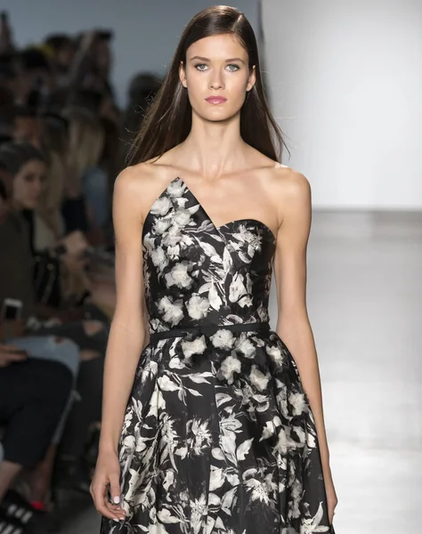 Pamella Roland show - bahar yaz 2018, New York Moda Haftası