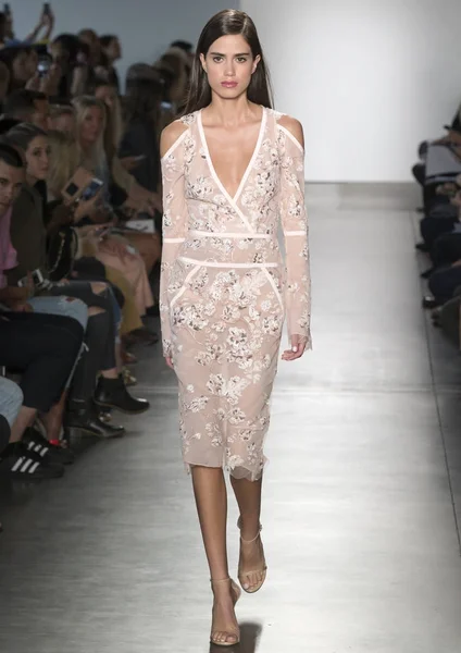 Pamella Roland show - bahar yaz 2018, New York Moda Haftası