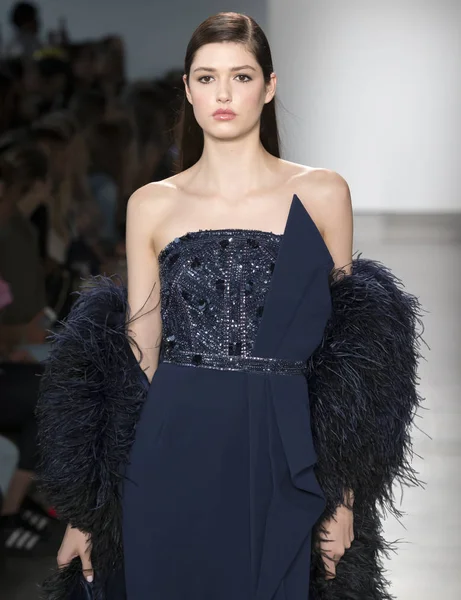 Pamella Roland show - bahar yaz 2018, New York Moda Haftası