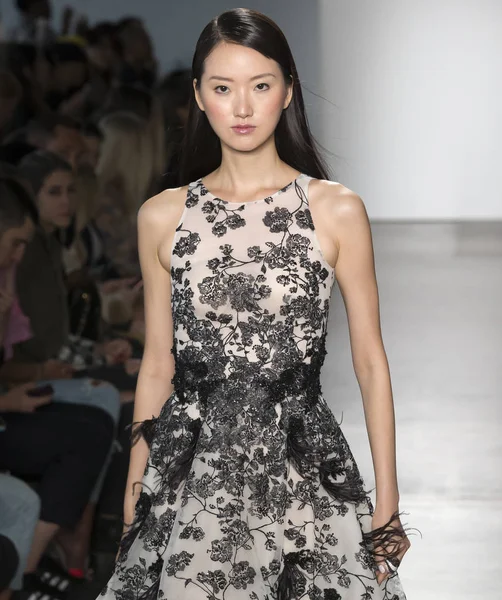 Pamella Roland show - bahar yaz 2018, New York Moda Haftası