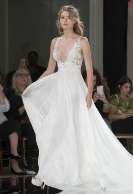 Pronovias - Güz 2018 koleksiyonu - New York moda hafta gelin