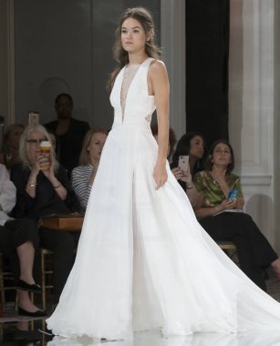 Pronovias - Güz 2018 koleksiyonu - New York moda hafta gelin