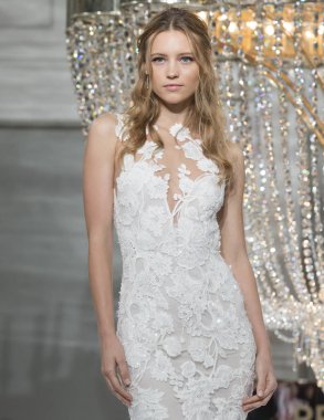 Pronovias - Güz 2018 koleksiyonu - New York moda hafta gelin