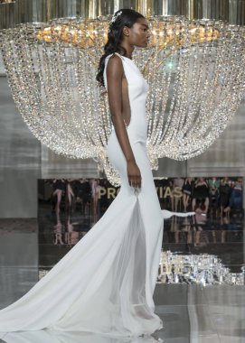 Pronovias - Güz 2018 koleksiyonu - New York moda hafta gelin
