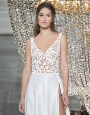 Pronovias - Güz 2018 koleksiyonu - New York moda hafta gelin