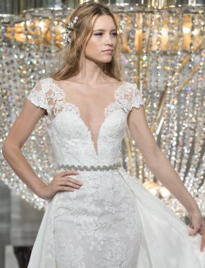 Pronovias - Güz 2018 koleksiyonu - New York moda hafta gelin