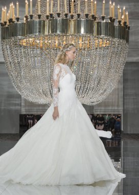Pronovias - Güz 2018 koleksiyonu - New York moda hafta gelin