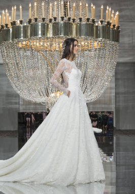 Pronovias - Güz 2018 koleksiyonu - New York moda hafta gelin