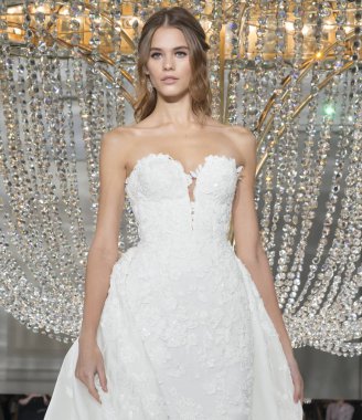 Pronovias - Güz 2018 koleksiyonu - New York moda hafta gelin