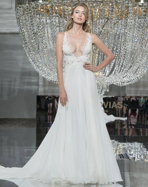 Pronovias - Collezione Autunno 2018 - New York Fashion Week Sposa — Foto Stock