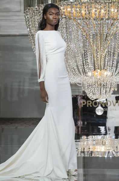 Pronovias - Güz 2018 koleksiyonu - New York moda hafta gelin