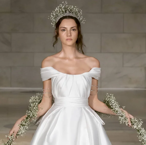 Reem Acra - Güz 2018 koleksiyonu - New York moda hafta gelin